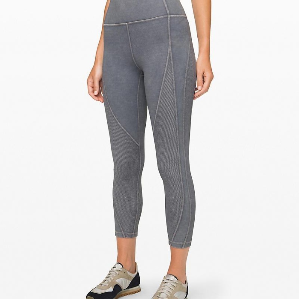 Lululemon Wunder Under Crop 23” Ribbed legging - Picture 2 of 2